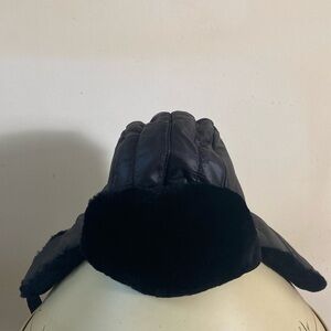 Up for sale is this beautiful unworn hat with tags by uggs Australia.